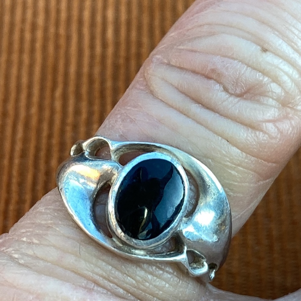 Artisan Designed and Made onyx ring / Size 5 3/4